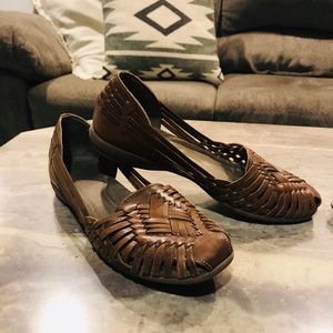 Women’s Natural Soul leather slip ons